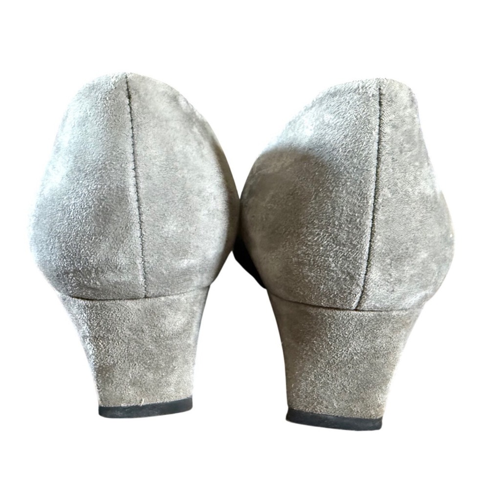 Stuart Weitzman Dotsun Wedge Pumps, Gray Suede, Studded Bow Detail, Size 8 - Picture 5 of 10